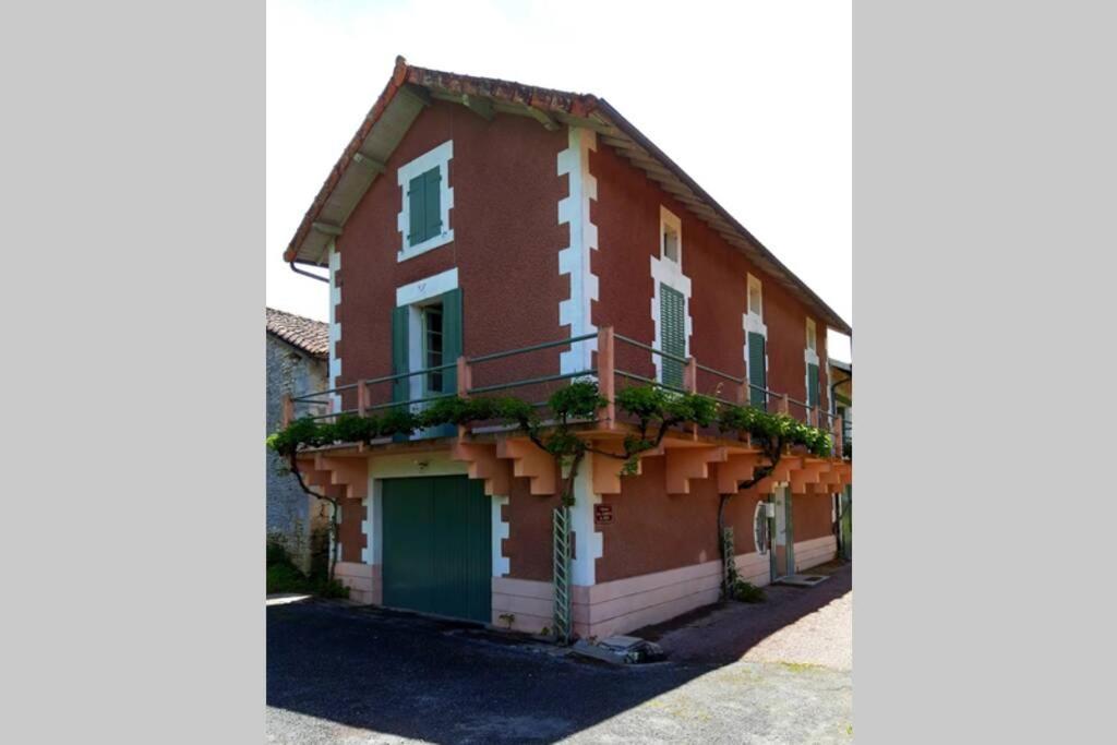 Maison Au Bord De La Riviere Dronne En Perigord Vert Saint-Front-la-Rivière Exteriör bild