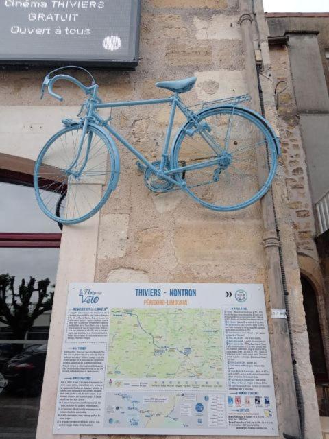Maison Au Bord De La Riviere Dronne En Perigord Vert Saint-Front-la-Rivière Exteriör bild