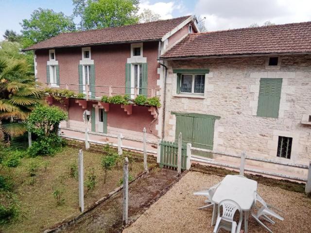 Maison Au Bord De La Riviere Dronne En Perigord Vert Saint-Front-la-Rivière Exteriör bild
